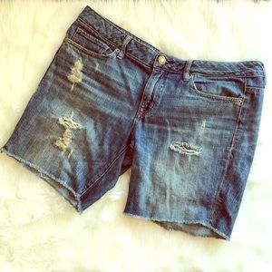 American Eagle Distressed Boyfriend Fit Shorts